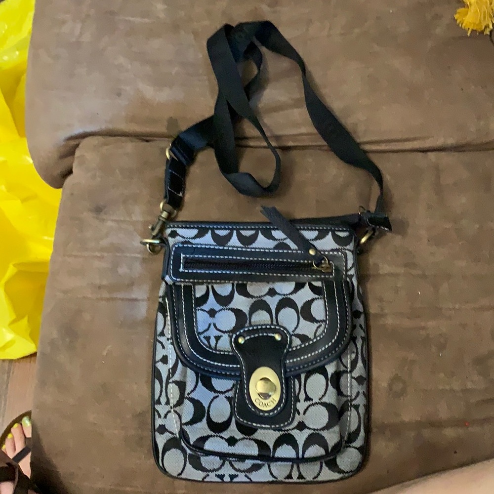 Cross body black and grey purse